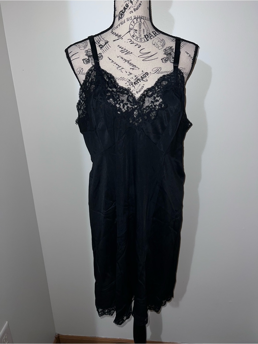Vintage Gossard Artemis Black Lace Full Slip Dress 42 CA Made in USA